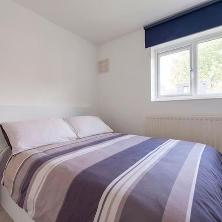 Lovely 2-Bed 15 Minutes To Central London Kültér fotó