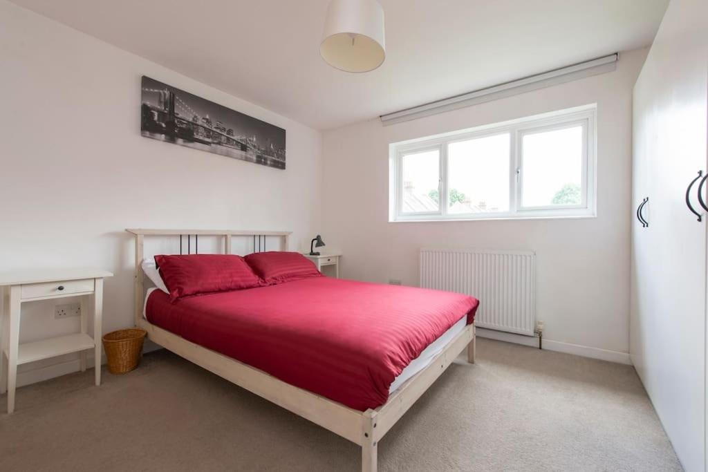 Lovely 2-Bed 15 Minutes To Central London Kültér fotó