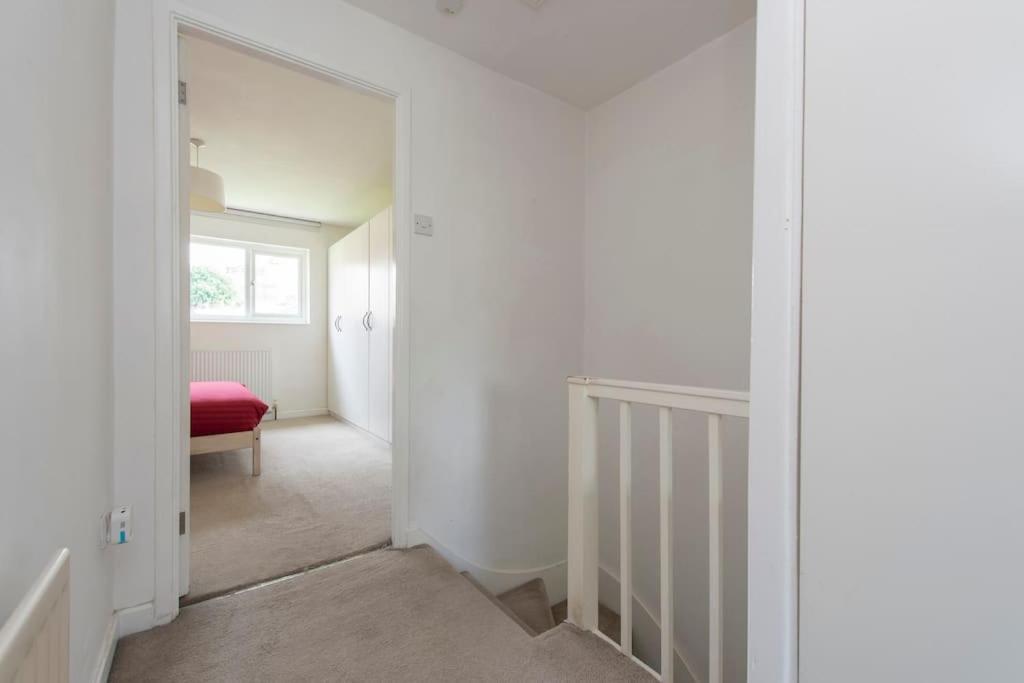 Lovely 2-Bed 15 Minutes To Central London Kültér fotó