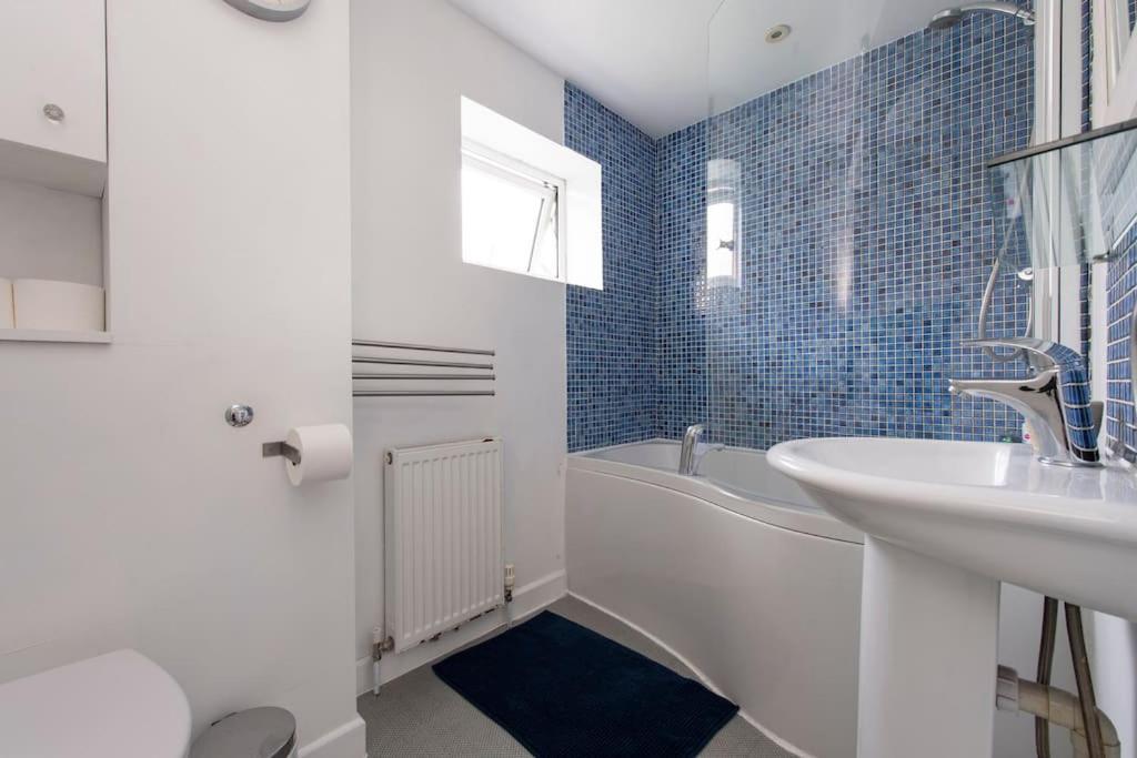 Lovely 2-Bed 15 Minutes To Central London Kültér fotó