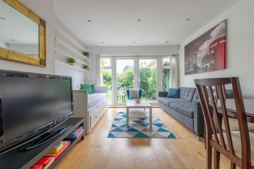 Lovely 2-Bed 15 Minutes To Central London Kültér fotó