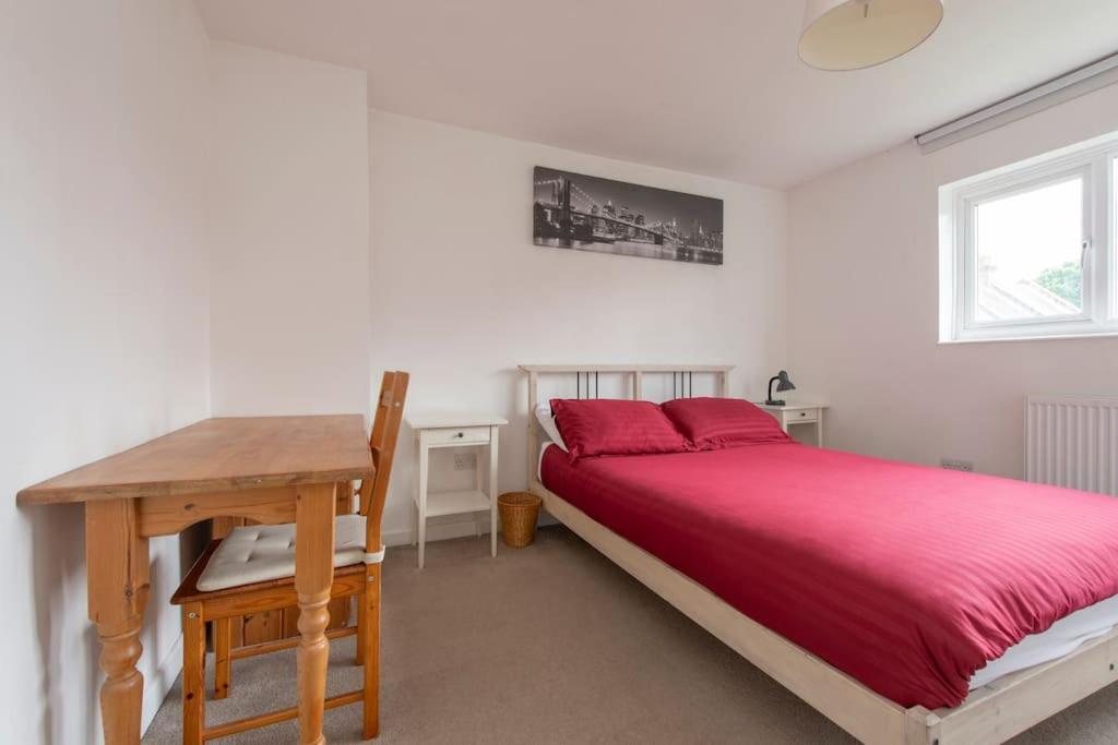 Lovely 2-Bed 15 Minutes To Central London Kültér fotó