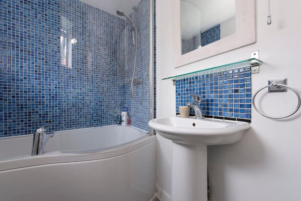 Lovely 2-Bed 15 Minutes To Central London Kültér fotó