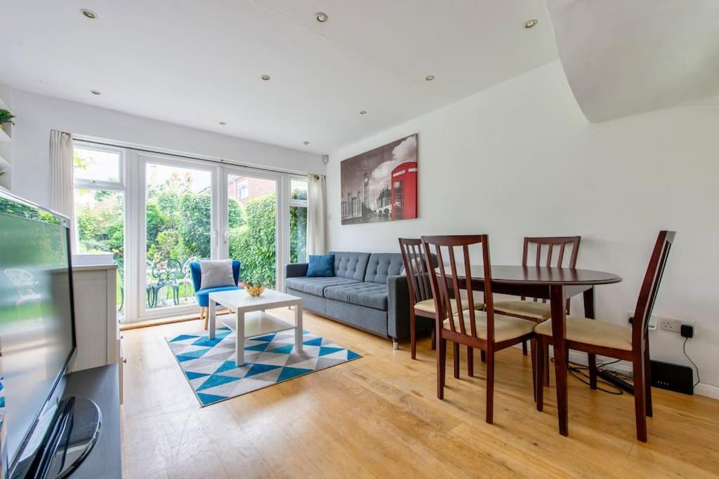Lovely 2-Bed 15 Minutes To Central London Kültér fotó