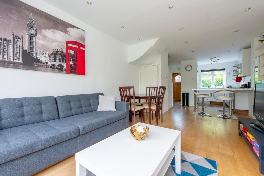 Lovely 2-Bed 15 Minutes To Central London Kültér fotó
